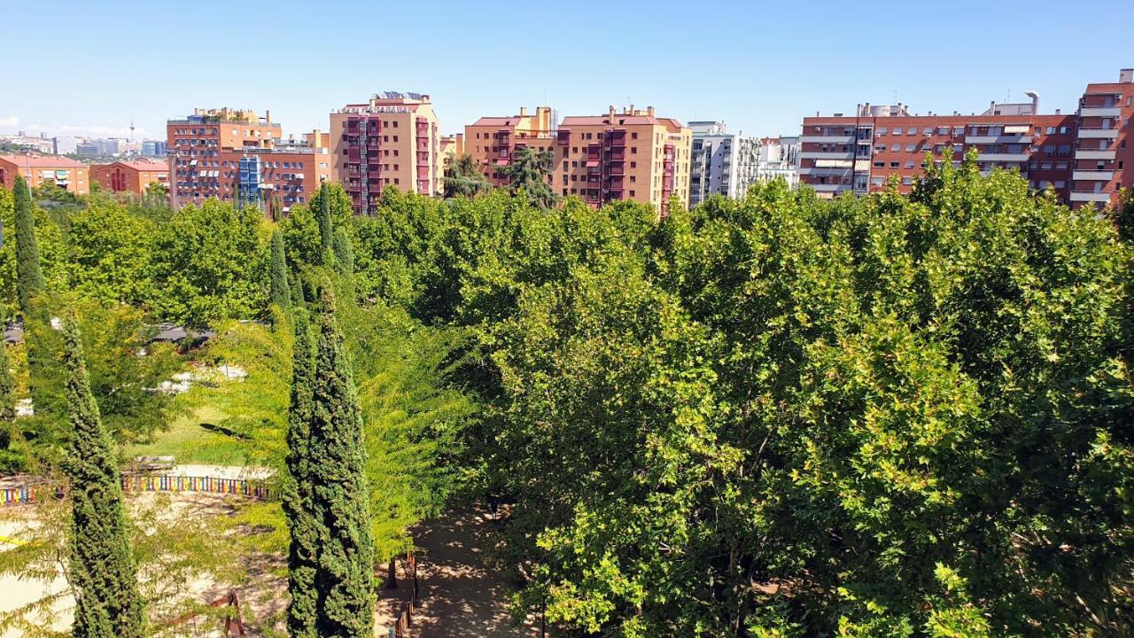 Habitacion Caja Magica Madrid Exterior photo